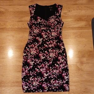 Floral White house black market Stretch Dress 👗